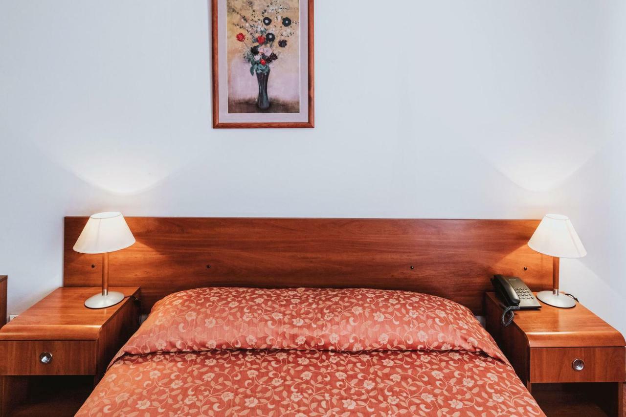 Hotel Gromada Ломжа Экстерьер фото