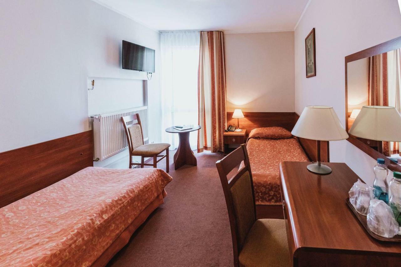 Hotel Gromada Ломжа Экстерьер фото