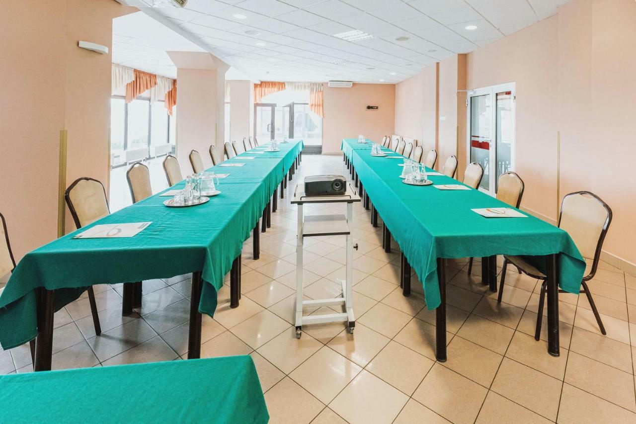 Hotel Gromada Ломжа Экстерьер фото